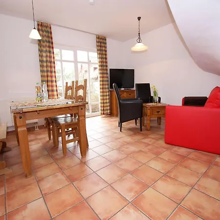 In Mit Gemeinschaftspool Ferienhaus *