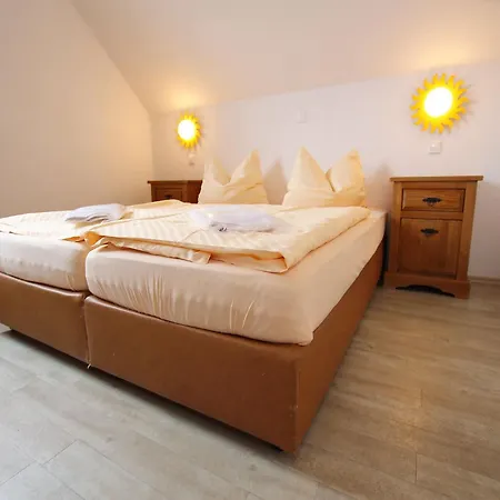 בית נופש In Mit Gemeinschaftspool *