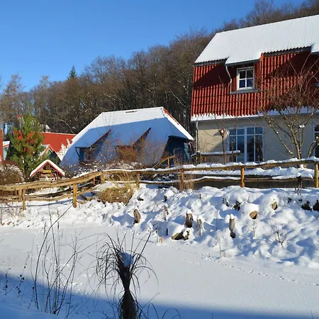 In Mit Gemeinschaftspool בית נופש ורניגרוד