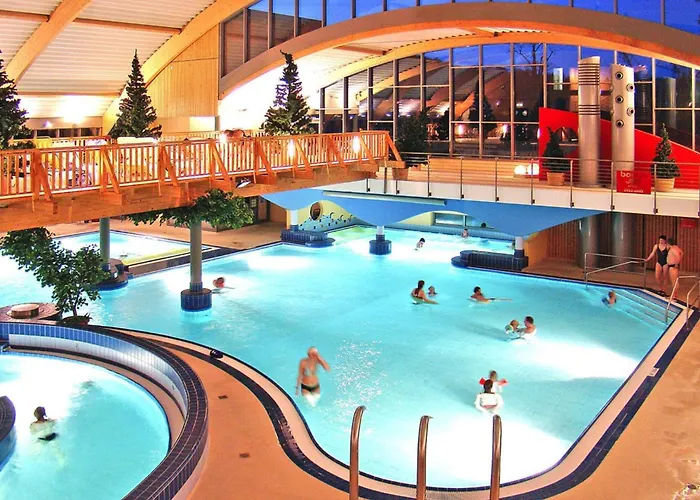 In Mit Gemeinschaftspool בית נופש *